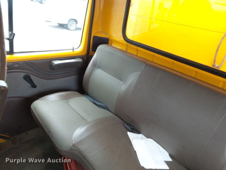 image for item DH7926 2002 International 4900 Crew Cab flatbed truck