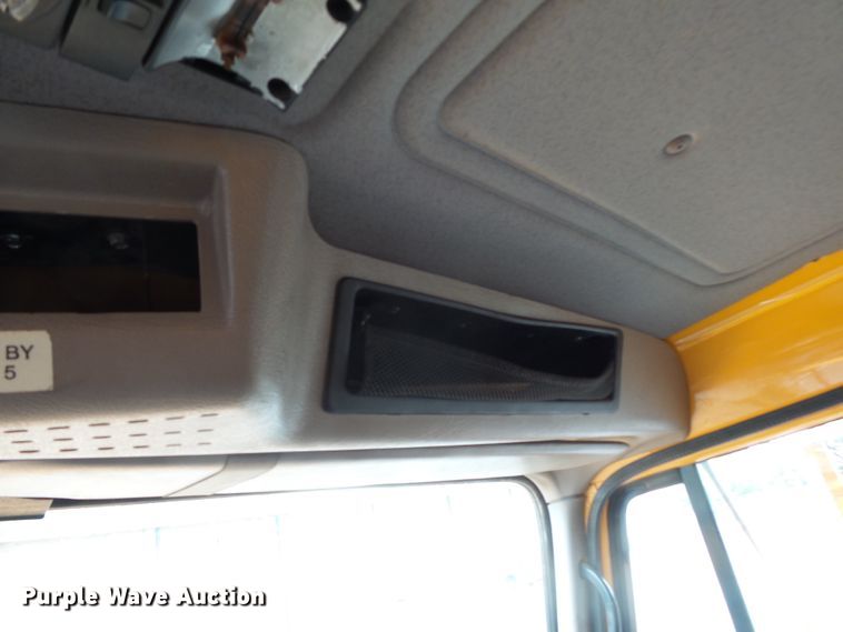 image for item DH7926 2002 International 4900 Crew Cab flatbed truck