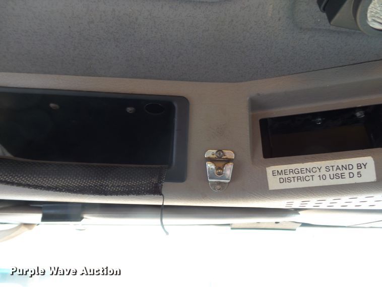 image for item DH7926 2002 International 4900 Crew Cab flatbed truck