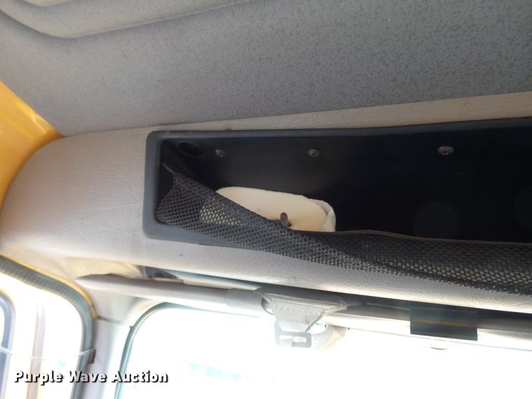 image for item DH7926 2002 International 4900 Crew Cab flatbed truck