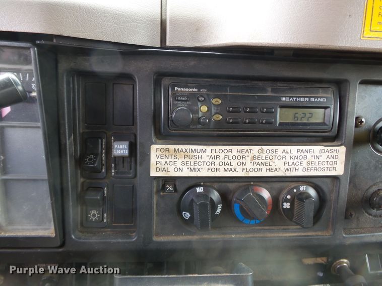 image for item DH7926 2002 International 4900 Crew Cab flatbed truck