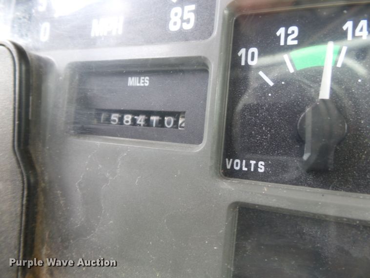 image for item DH7926 2002 International 4900 Crew Cab flatbed truck