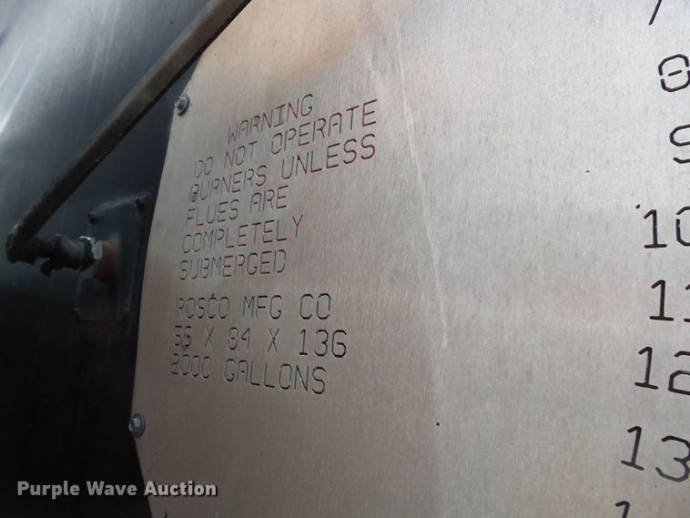 image for item DH7927 1996 International 4900 oil distributor truck