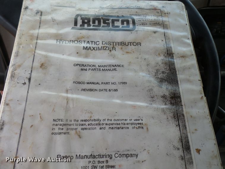 image for item DH7927 1996 International 4900 oil distributor truck