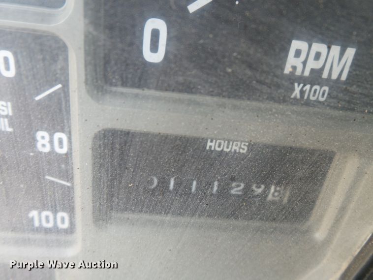 image for item DH7927 1996 International 4900 oil distributor truck