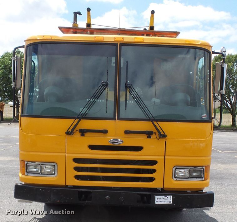 image for item DH7928 2005 Sterling Condor paint striping truck