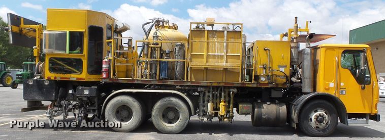 image for item DH7928 2005 Sterling Condor paint striping truck