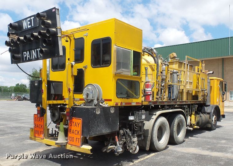 image for item DH7928 2005 Sterling Condor paint striping truck