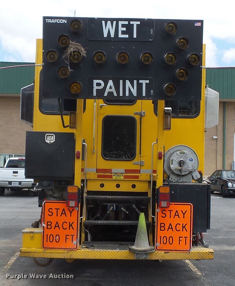 image for item DH7928 2005 Sterling Condor paint striping truck