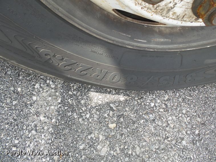 image for item DH7928 2005 Sterling Condor paint striping truck