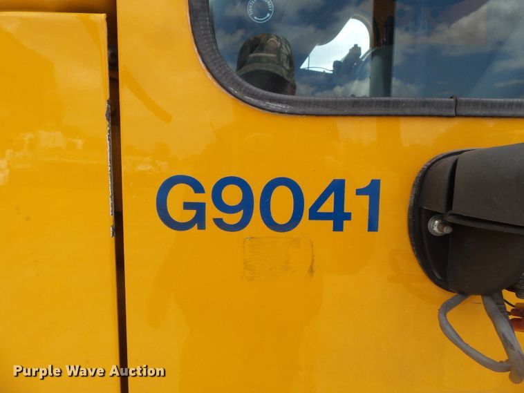 image for item DH7928 2005 Sterling Condor paint striping truck