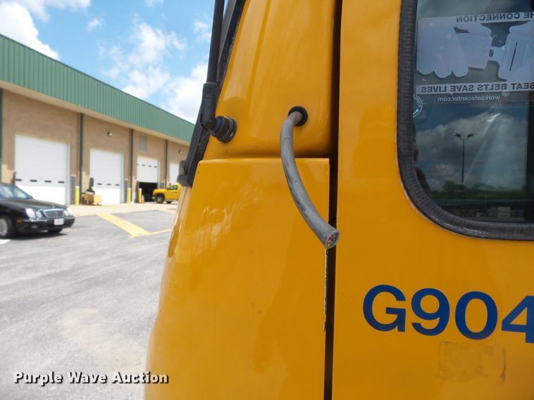 image for item DH7928 2005 Sterling Condor paint striping truck