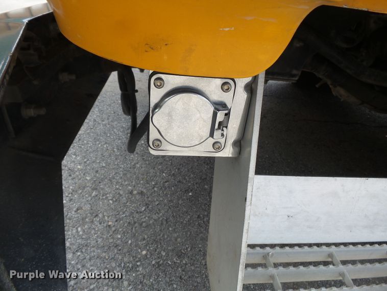 image for item DH7928 2005 Sterling Condor paint striping truck