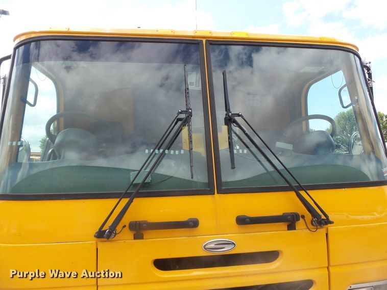 image for item DH7928 2005 Sterling Condor paint striping truck