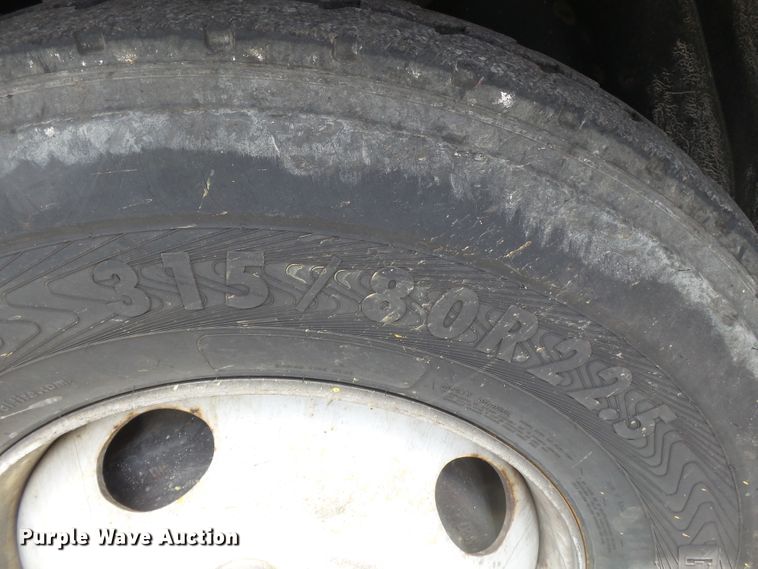 image for item DH7928 2005 Sterling Condor paint striping truck