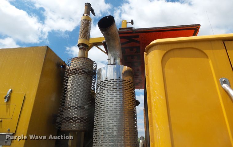 image for item DH7928 2005 Sterling Condor paint striping truck