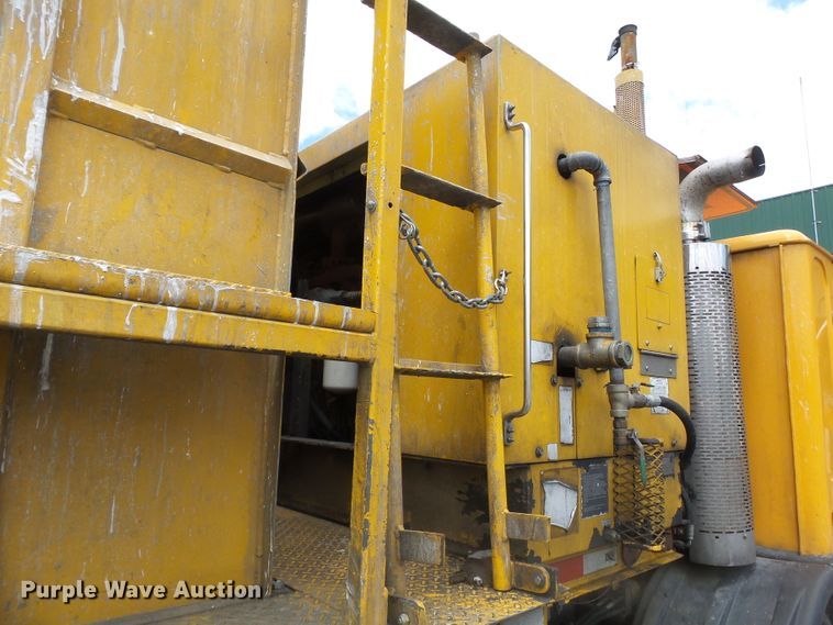 image for item DH7928 2005 Sterling Condor paint striping truck