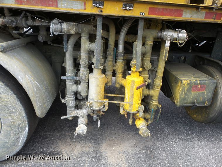 image for item DH7928 2005 Sterling Condor paint striping truck