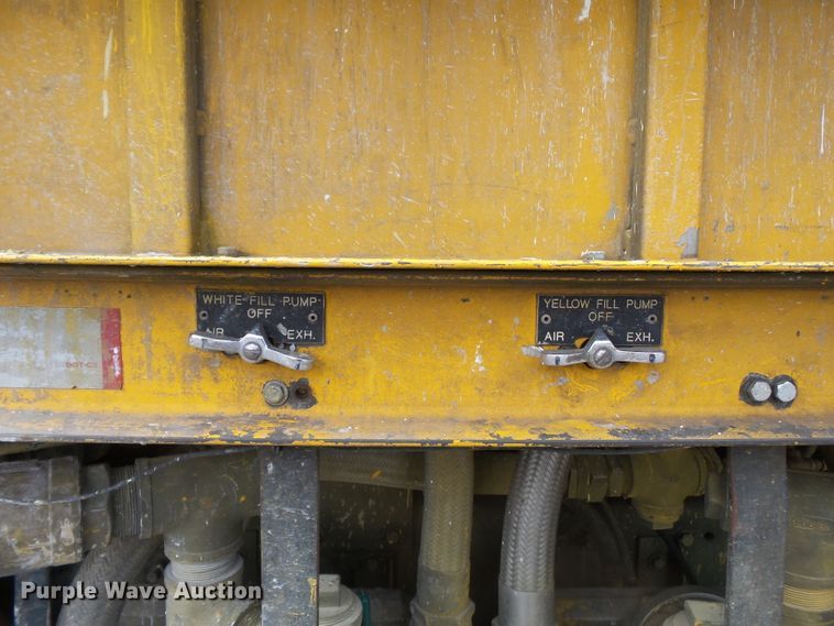 image for item DH7928 2005 Sterling Condor paint striping truck