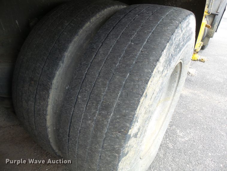 image for item DH7928 2005 Sterling Condor paint striping truck