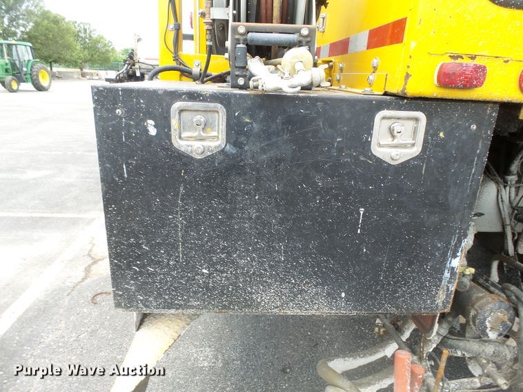 image for item DH7928 2005 Sterling Condor paint striping truck