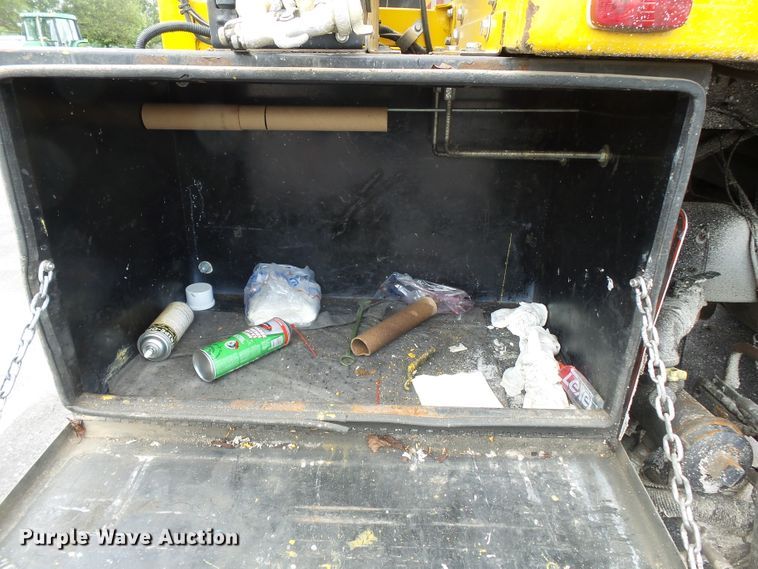 image for item DH7928 2005 Sterling Condor paint striping truck