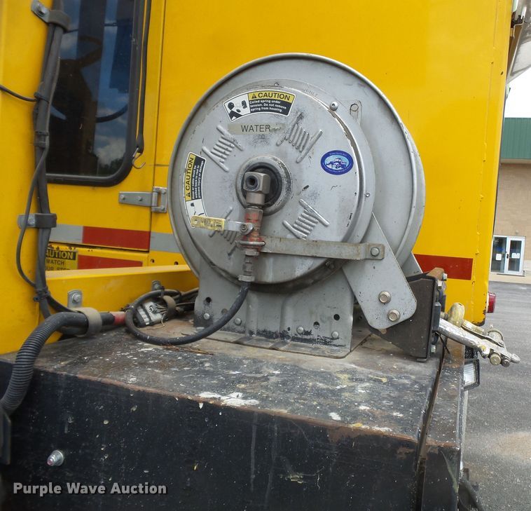 image for item DH7928 2005 Sterling Condor paint striping truck