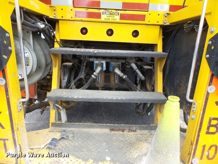 image for item DH7928 2005 Sterling Condor paint striping truck