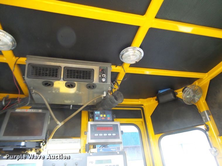 image for item DH7928 2005 Sterling Condor paint striping truck