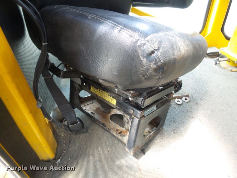 image for item DH7928 2005 Sterling Condor paint striping truck