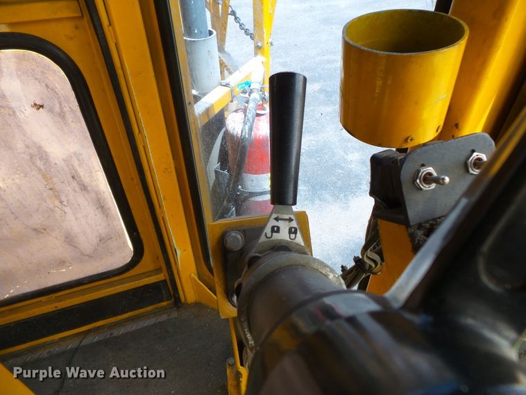 image for item DH7928 2005 Sterling Condor paint striping truck