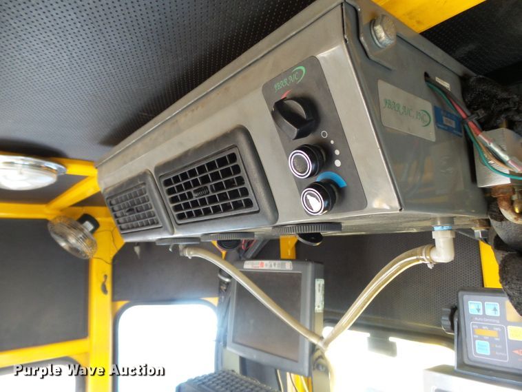 image for item DH7928 2005 Sterling Condor paint striping truck