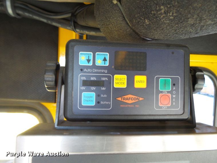 image for item DH7928 2005 Sterling Condor paint striping truck