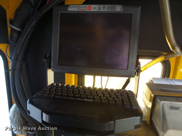 image for item DH7928 2005 Sterling Condor paint striping truck