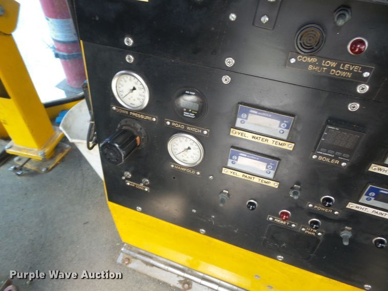 image for item DH7928 2005 Sterling Condor paint striping truck