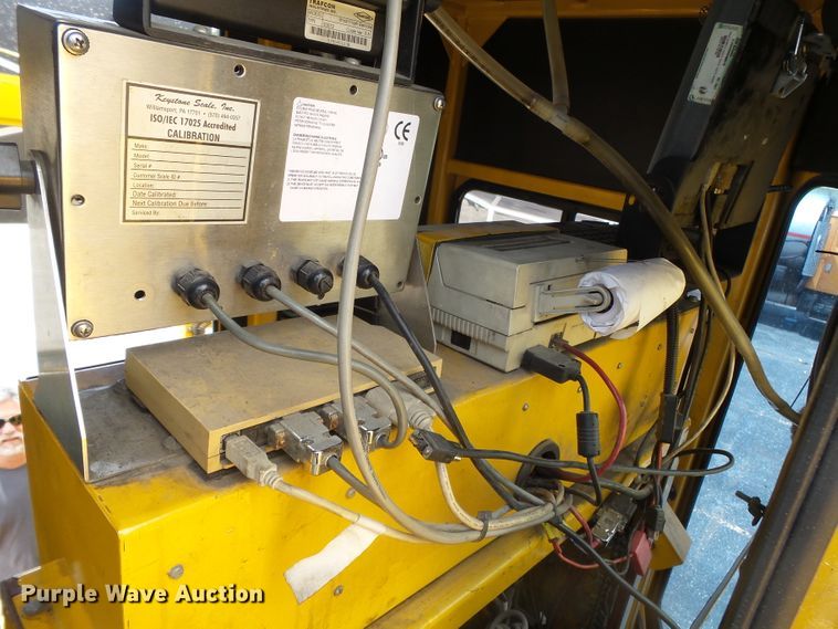 image for item DH7928 2005 Sterling Condor paint striping truck