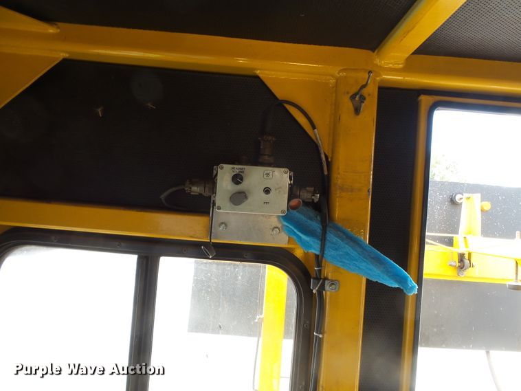 image for item DH7928 2005 Sterling Condor paint striping truck