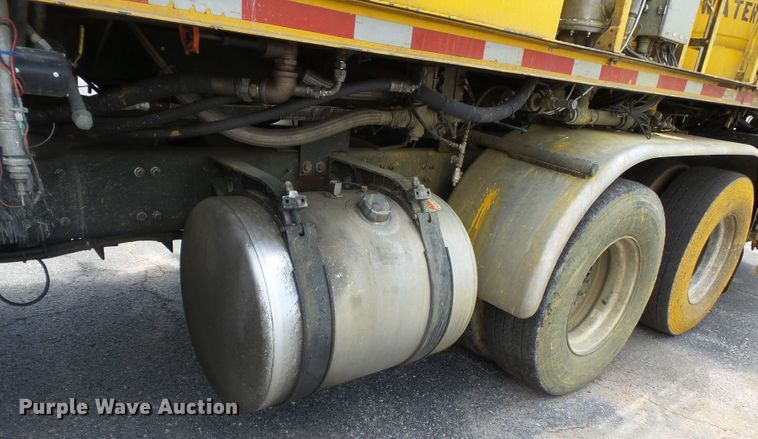 image for item DH7928 2005 Sterling Condor paint striping truck