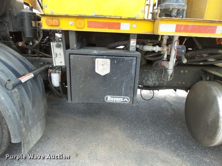 image for item DH7928 2005 Sterling Condor paint striping truck