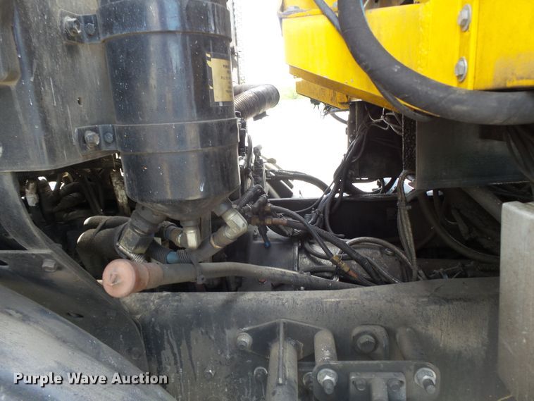 image for item DH7928 2005 Sterling Condor paint striping truck