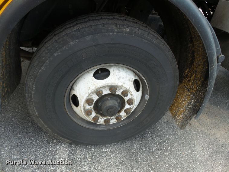 image for item DH7928 2005 Sterling Condor paint striping truck