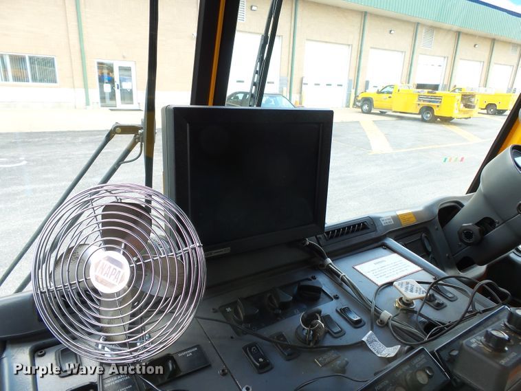 image for item DH7928 2005 Sterling Condor paint striping truck