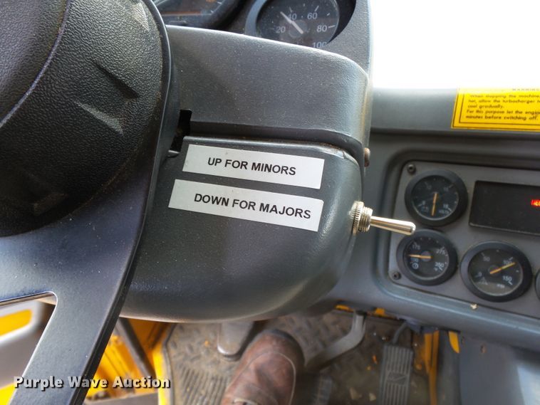 image for item DH7928 2005 Sterling Condor paint striping truck