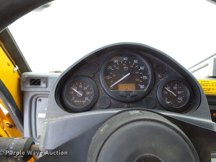 image for item DH7928 2005 Sterling Condor paint striping truck