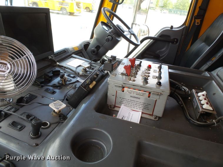 image for item DH7928 2005 Sterling Condor paint striping truck