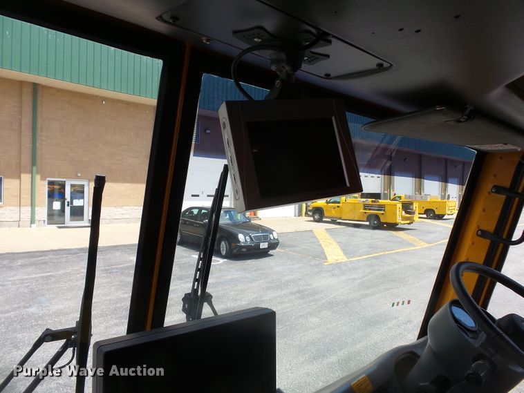 image for item DH7928 2005 Sterling Condor paint striping truck