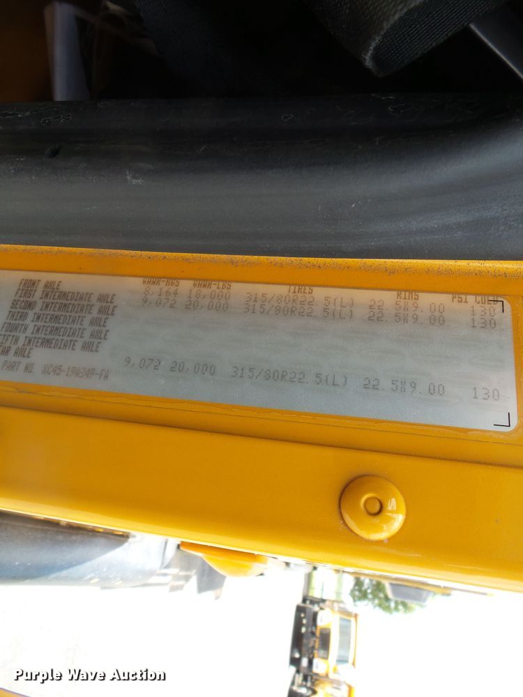 image for item DH7928 2005 Sterling Condor paint striping truck