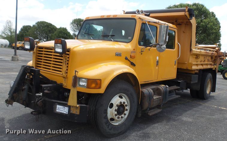 image for item DH7929 2002 International 4900 crew Cab dump truck