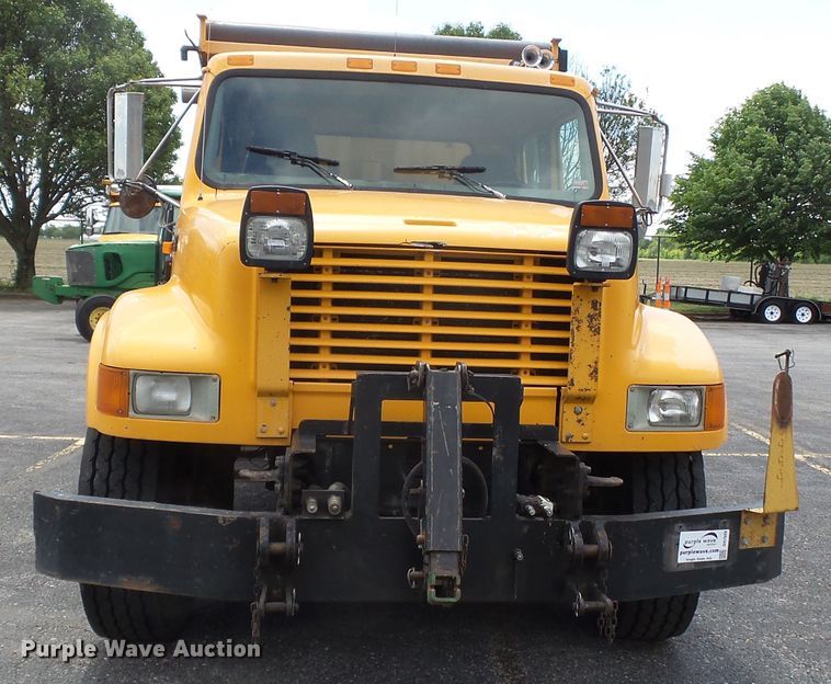 image for item DH7929 2002 International 4900 crew Cab dump truck