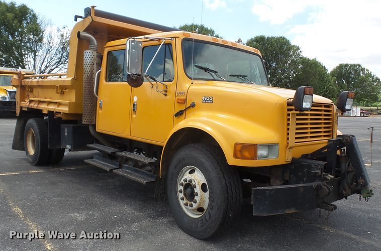 image for item DH7929 2002 International 4900 crew Cab dump truck